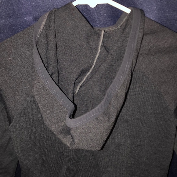 Nike Compressed Running Hoodie - Picture 3 of 5